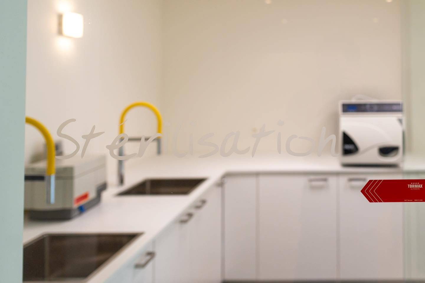 Salle de stérilisation du centre dentaire